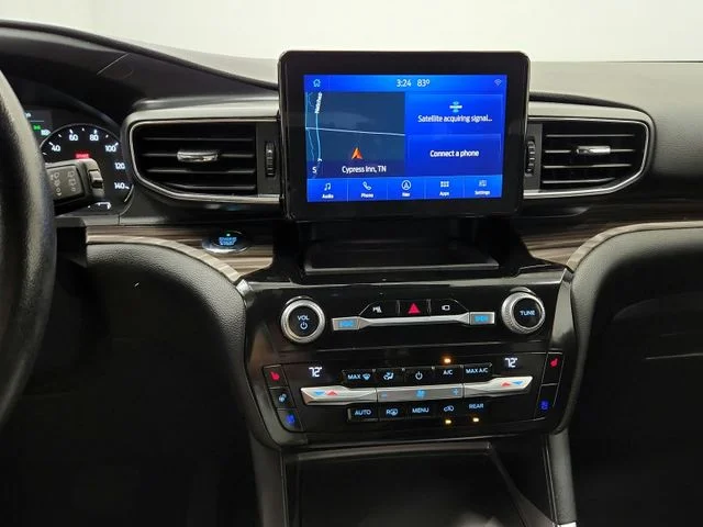 Used 2021 Black Ford Limited image 23