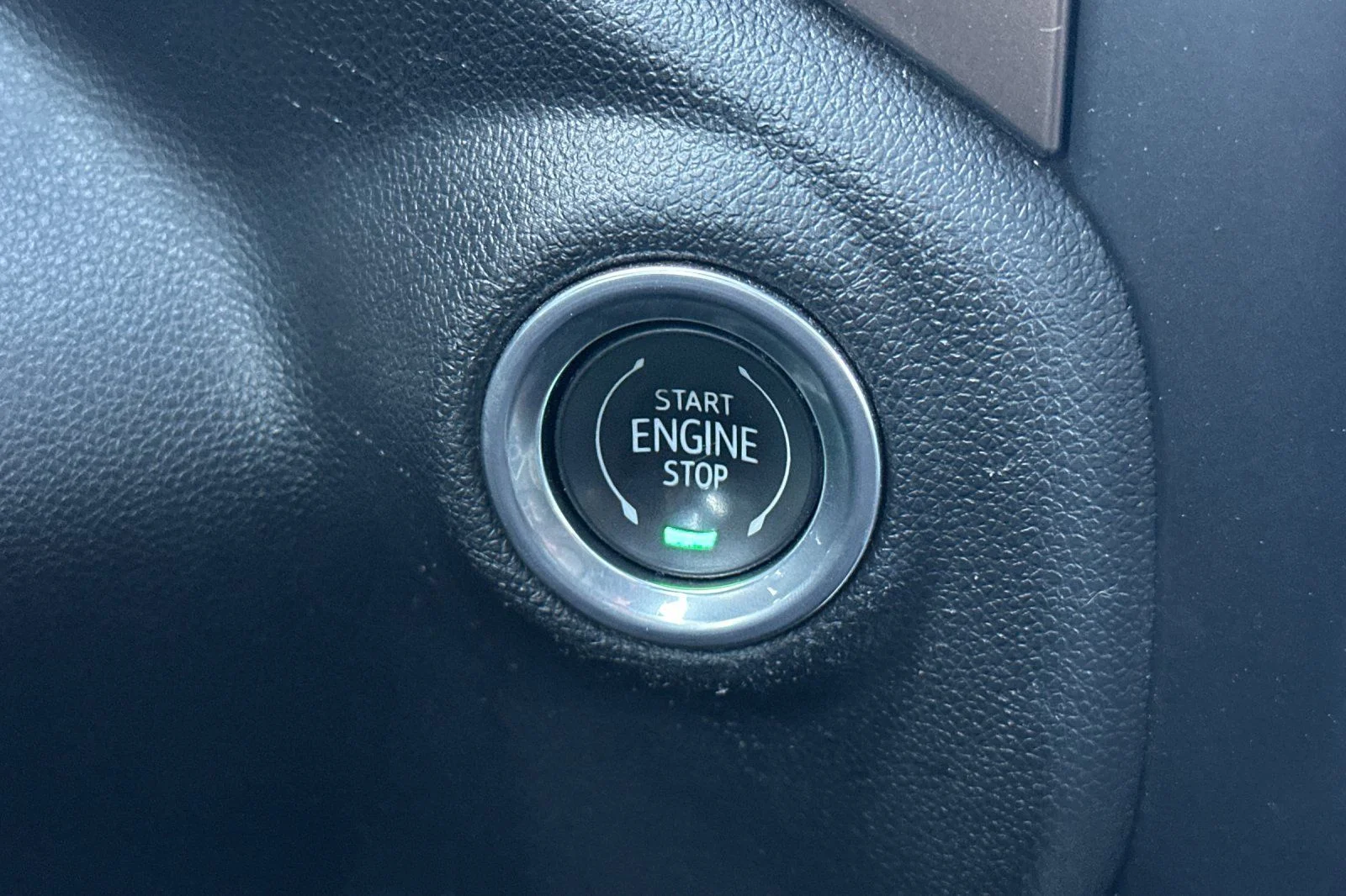 Used 2020 Iridescent Pearl Tricoat Chevrolet High Country image 23