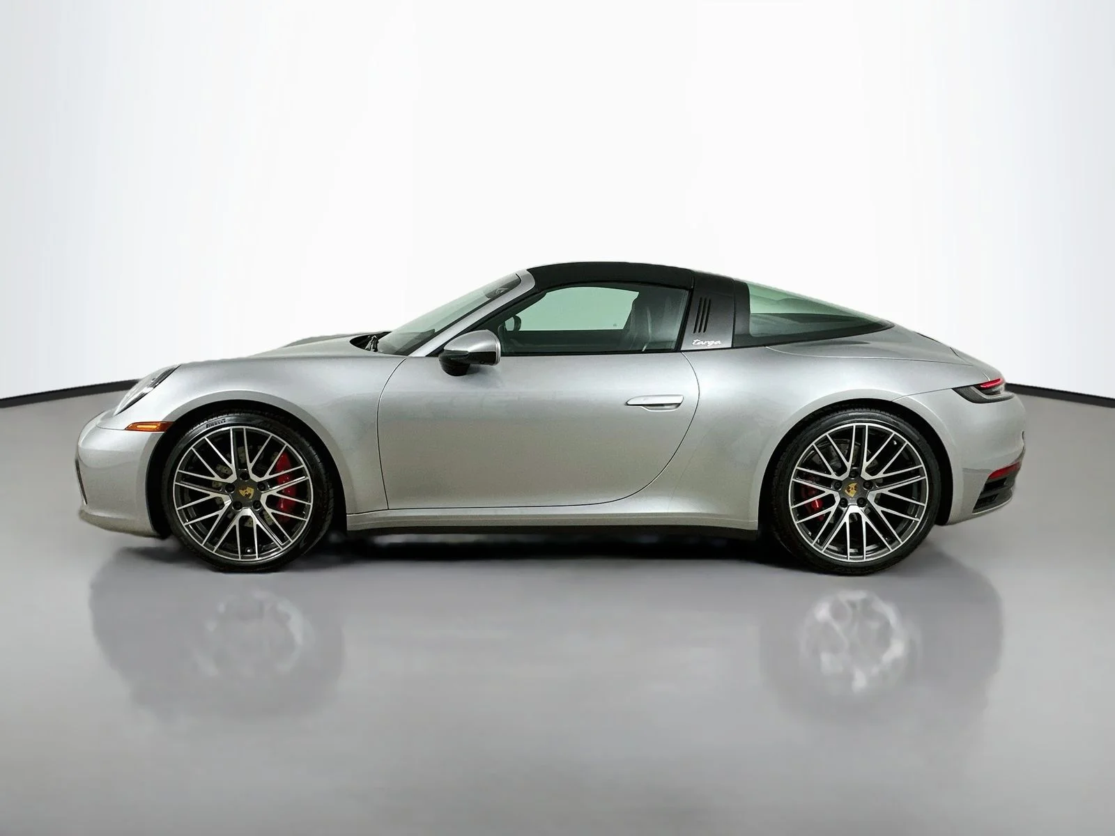 Used 2022  Porsche  image 8