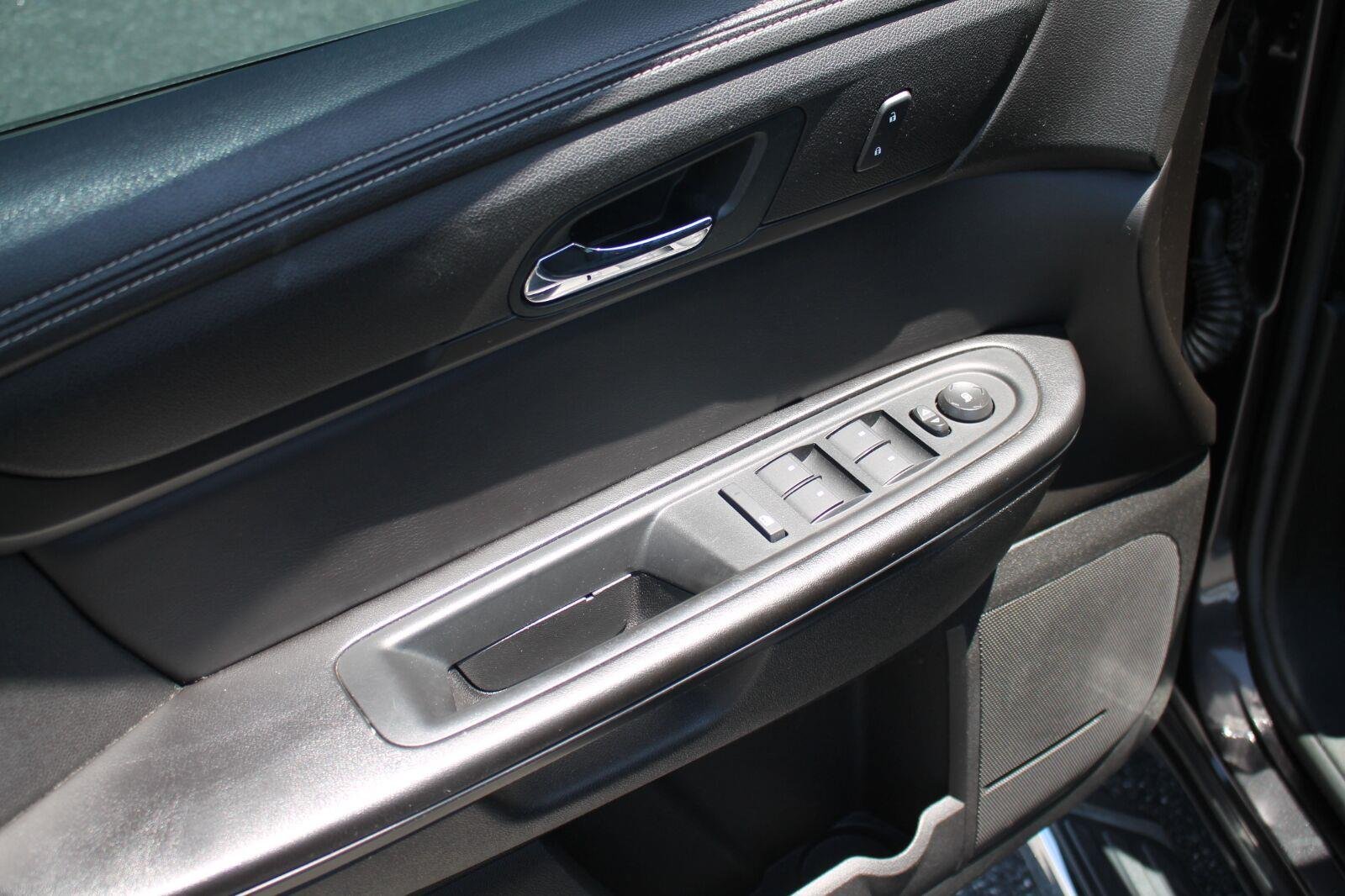 Used 2016 TUNGSTEN METALLIC Chevrolet LT image 11
