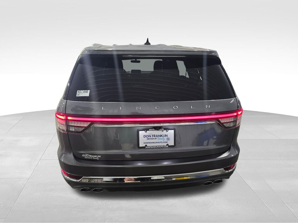 Used 2022 Gray Lincoln Reserve image 5