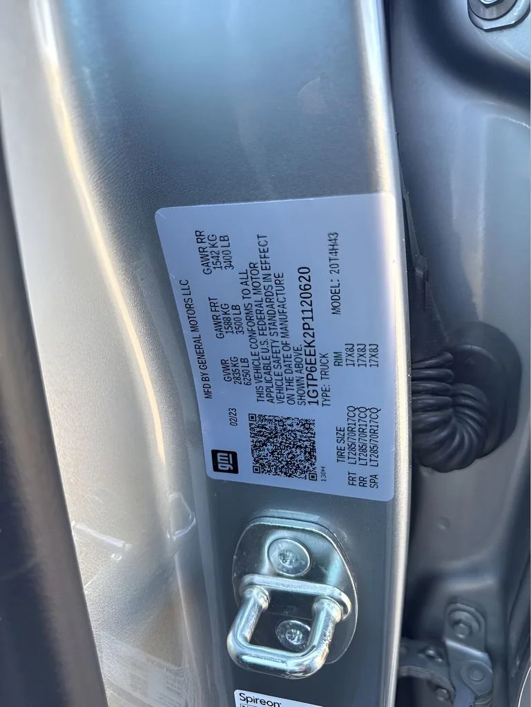 Used 2023 Sterling Metallic GMC AT4X image 34