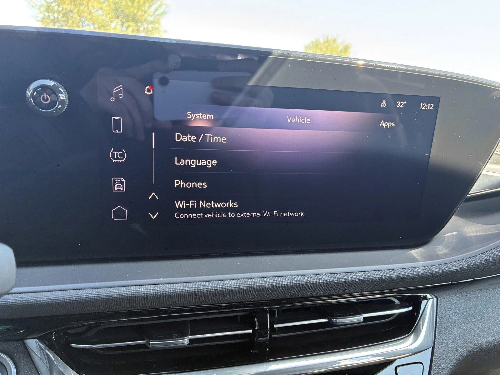 New 2026 White Frost Tricoat Buick Avenir image 28