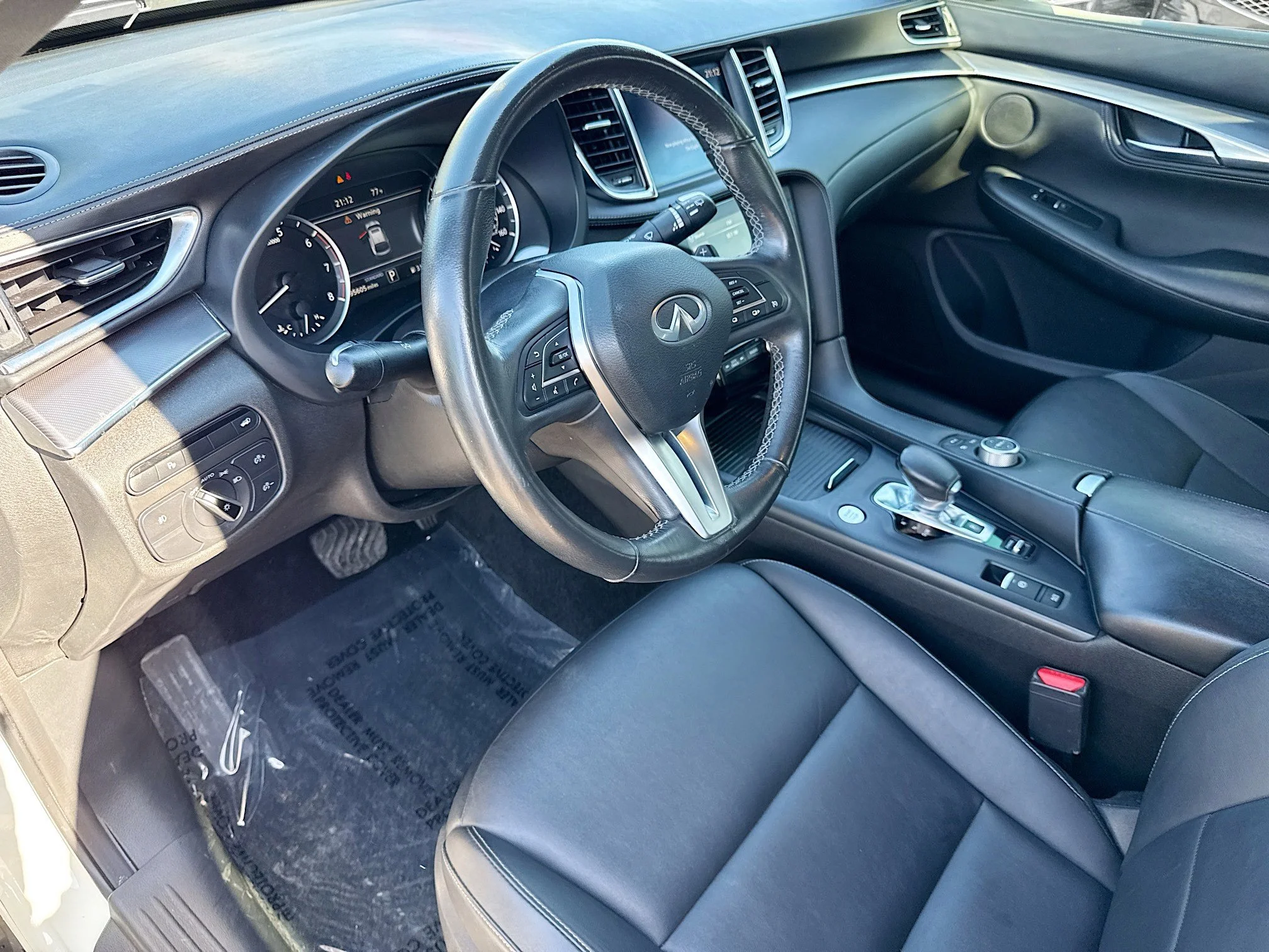Used 2022 Majestic White INFINITI LUXE image 26