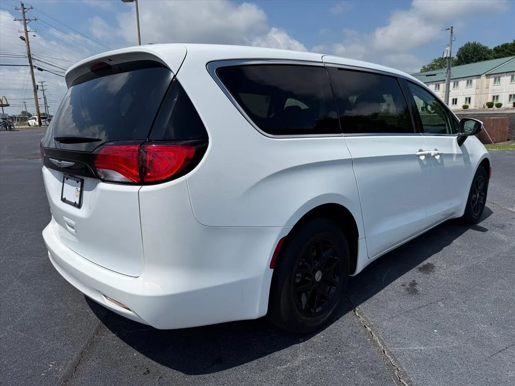 Used 2023 Bright White Clearcoat Chrysler LX image 7