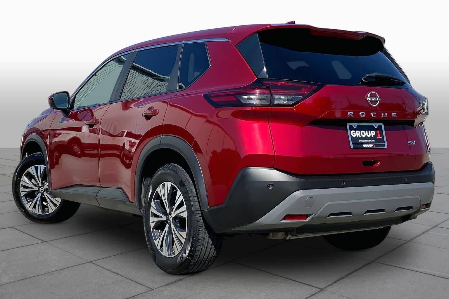 Used 2023 Scarlet Ember Tintcoat Nissan SV image 12