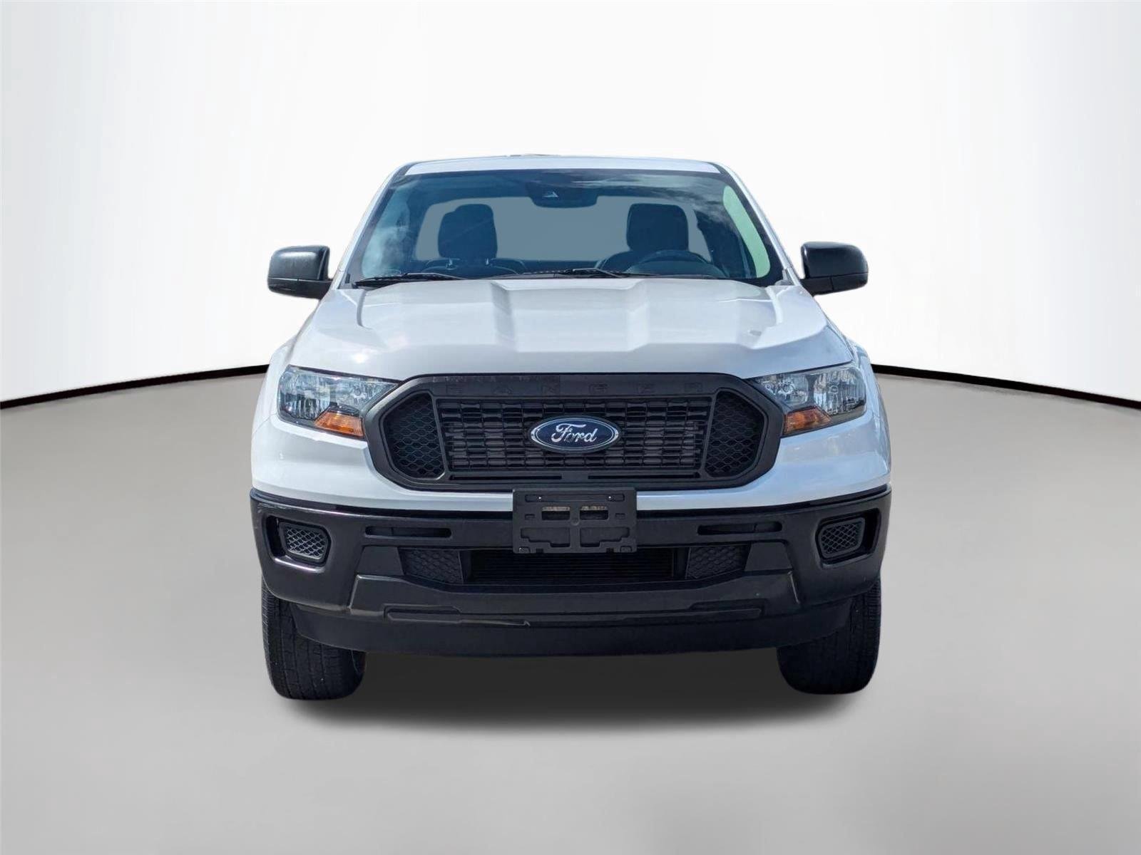 Used 2019  Ford XL image 2