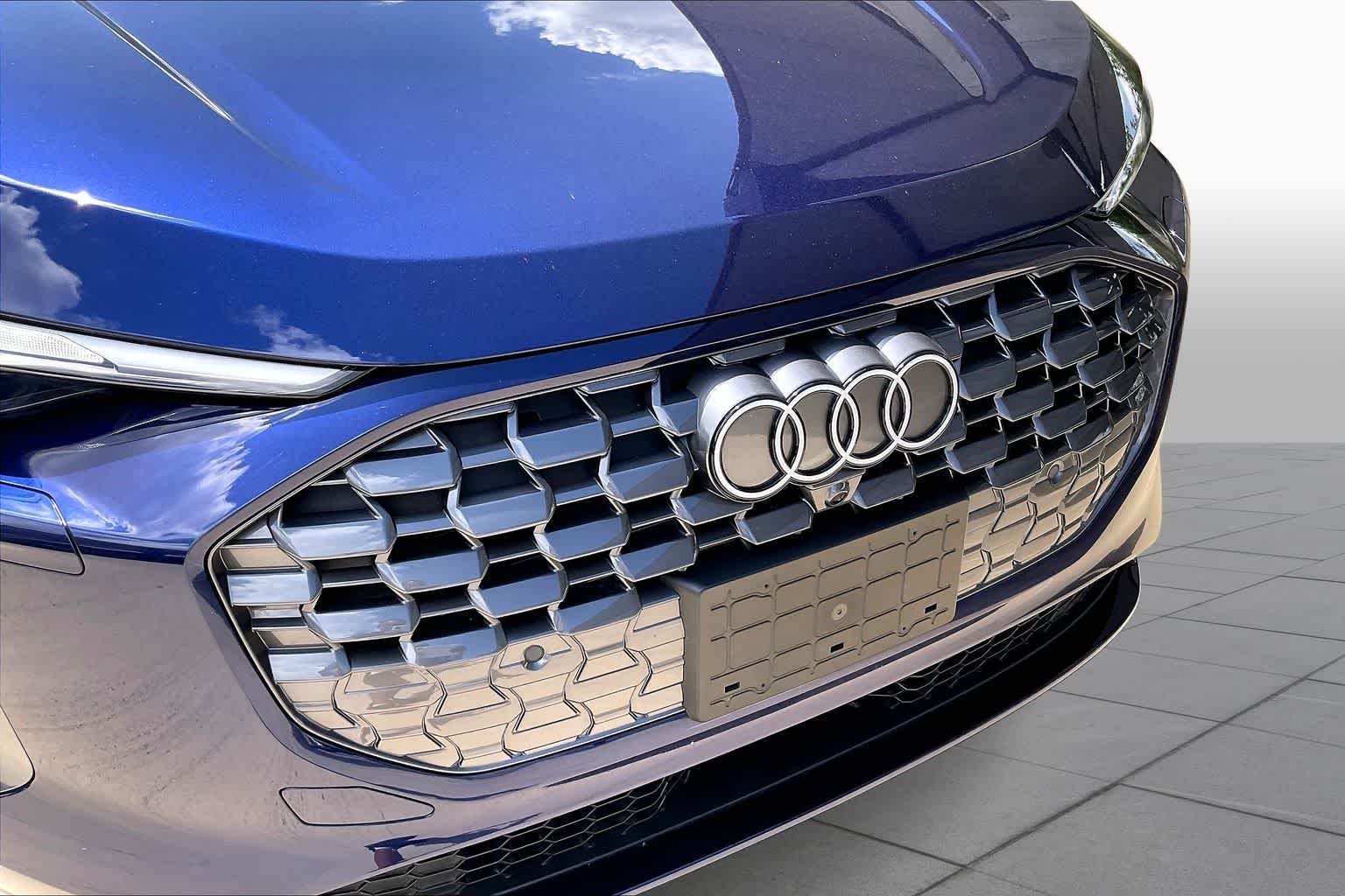 Used 2025 Navarra Blue Metallic Audi Premium image 29