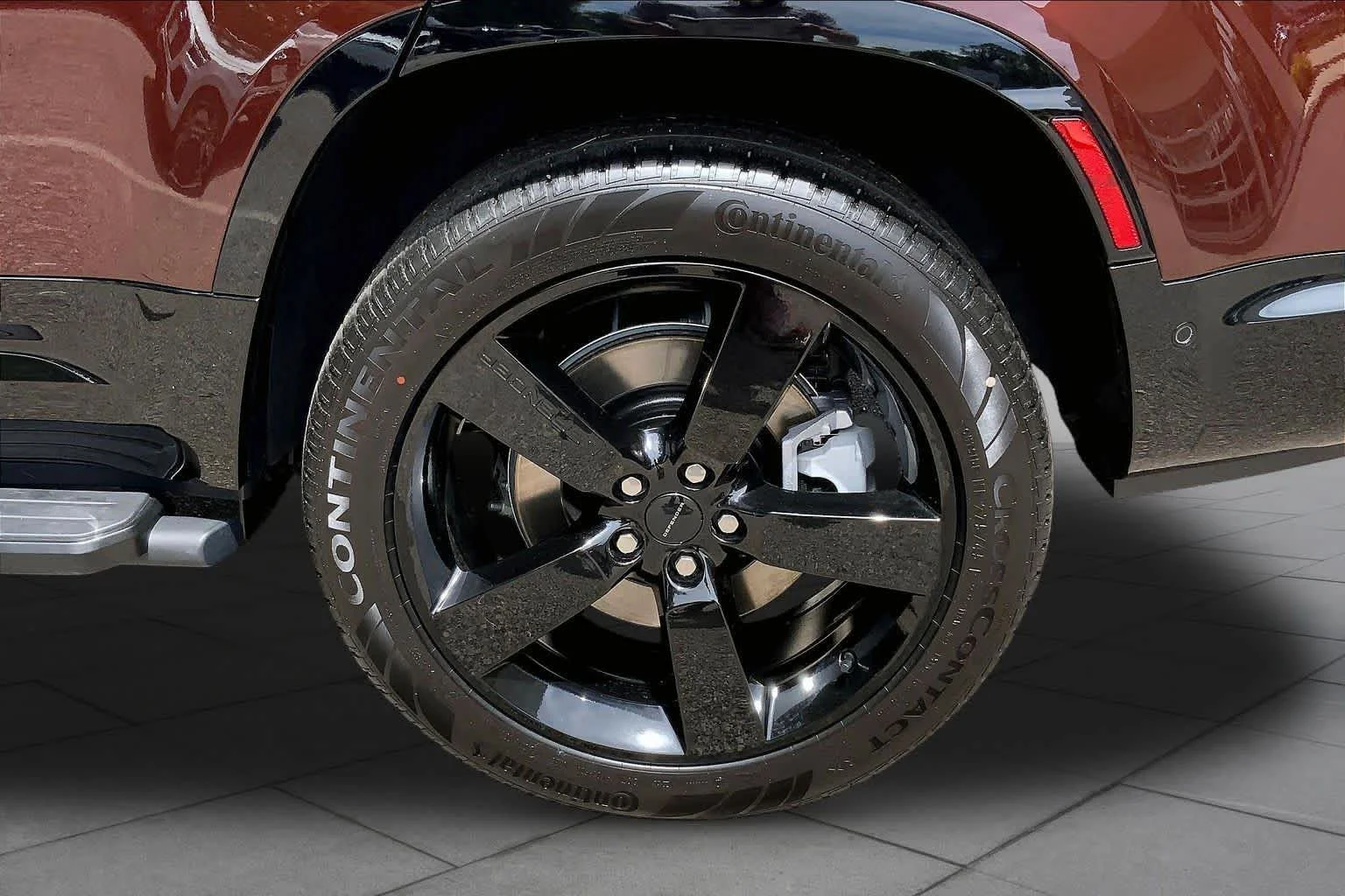 New 2026 Sedona Red Land Rover X-Dynamic SE image 16