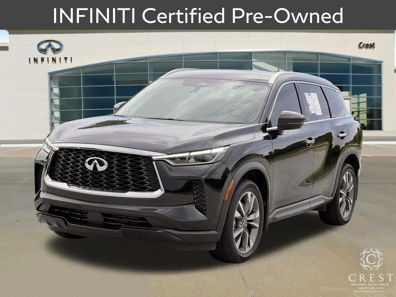 Certified Used 2025 Mineral Black INFINITI LUXE image 8