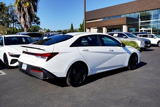 Used 2026 White Hyundai SEL Sport image 7