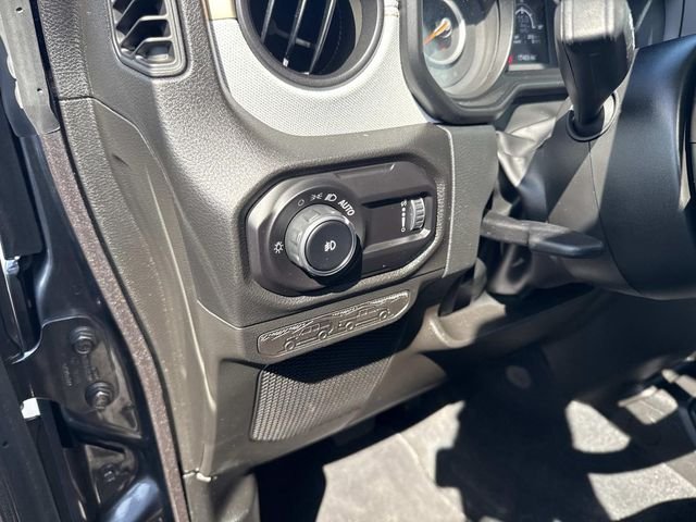 Used 2025 Granite Crystal Clearcoat Metallic Jeep Sport S image 25