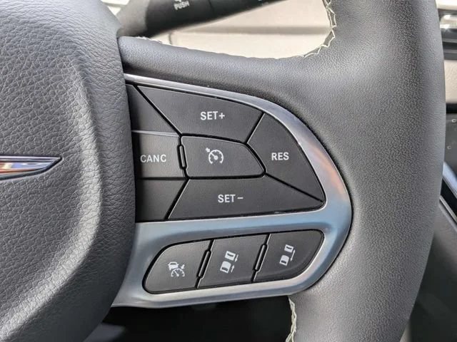 Used 2026 Silver Chrysler Select image 27