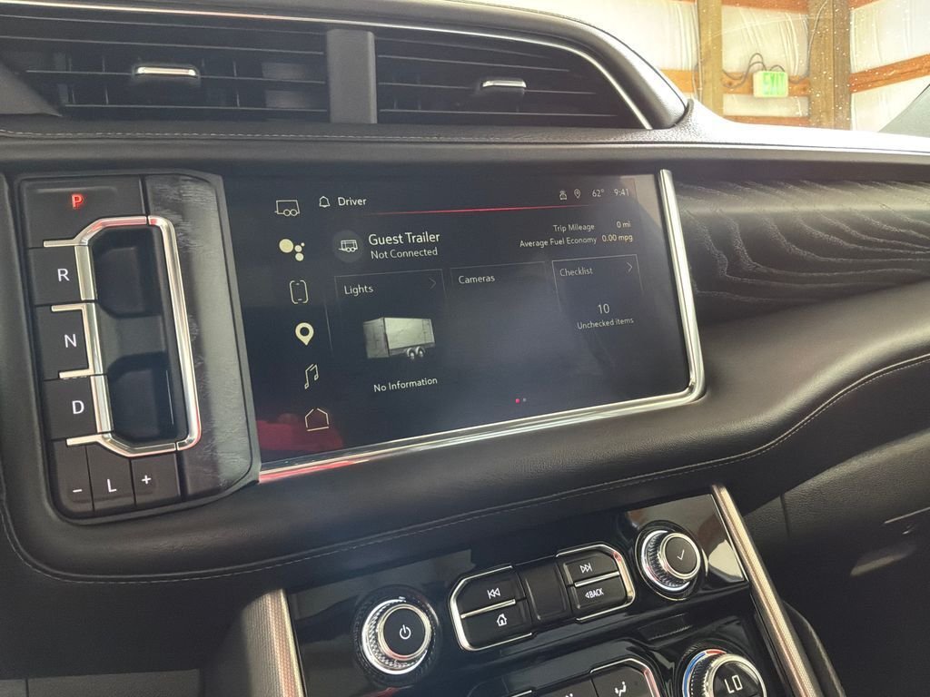 Used 2024 White GMC Denali image 28