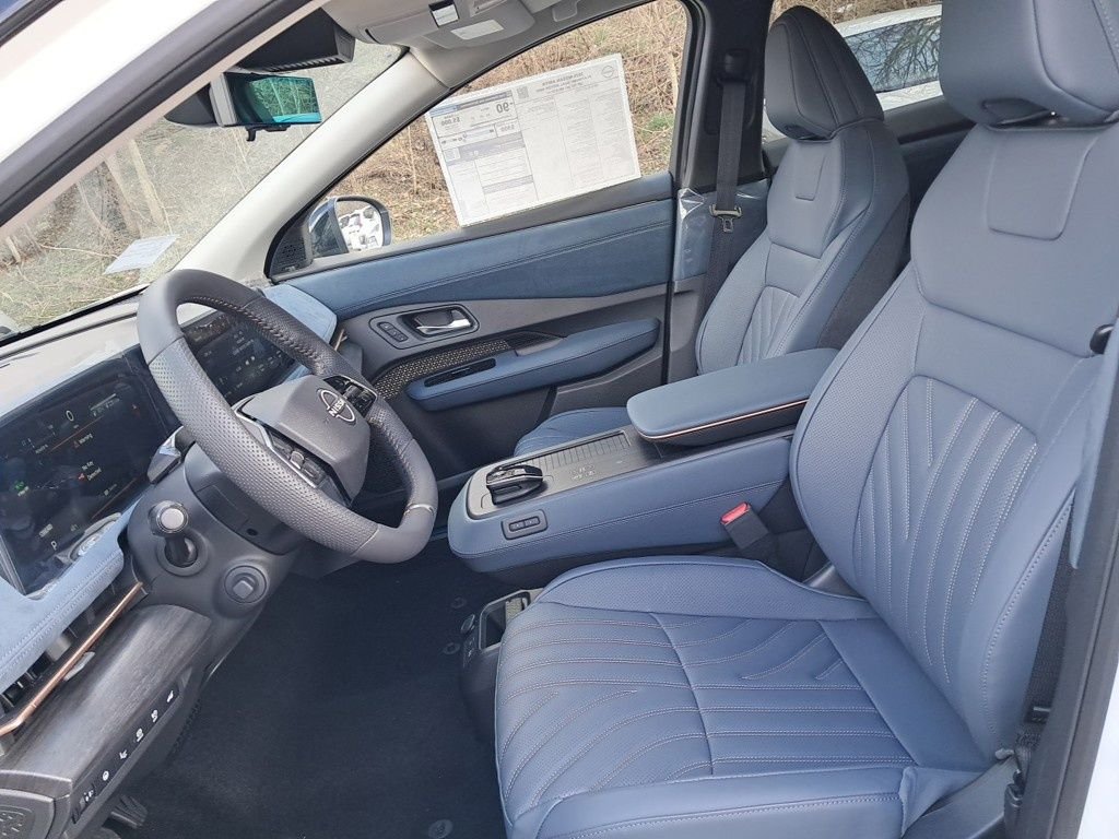 2025 Nissan ARIYA Platinum+ - Photo 10