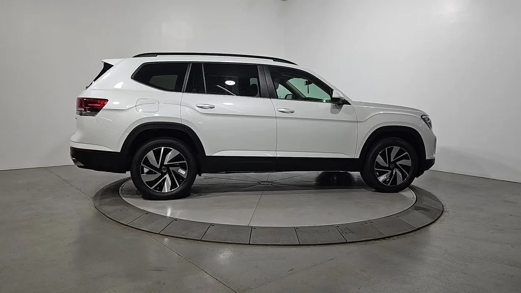 New 2026 White/off-white Volkswagen 2.0T SE w/Technology image 6