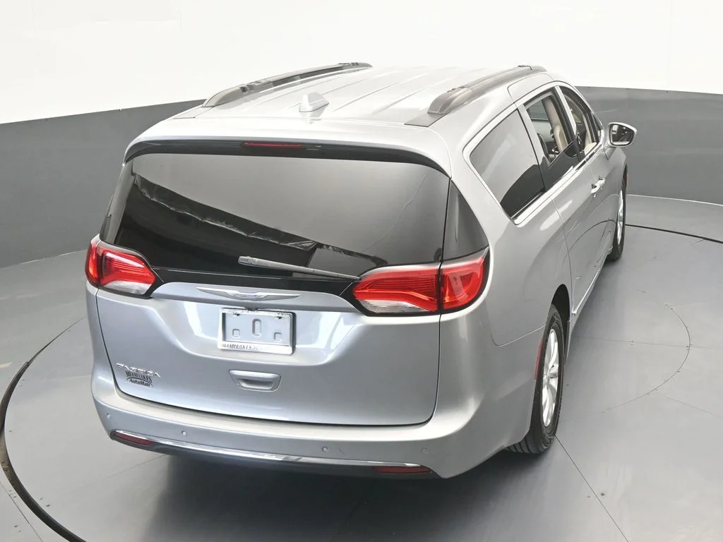 Used 2017 Billet Silver Metallic Clearcoat Chrysler Touring L image 50