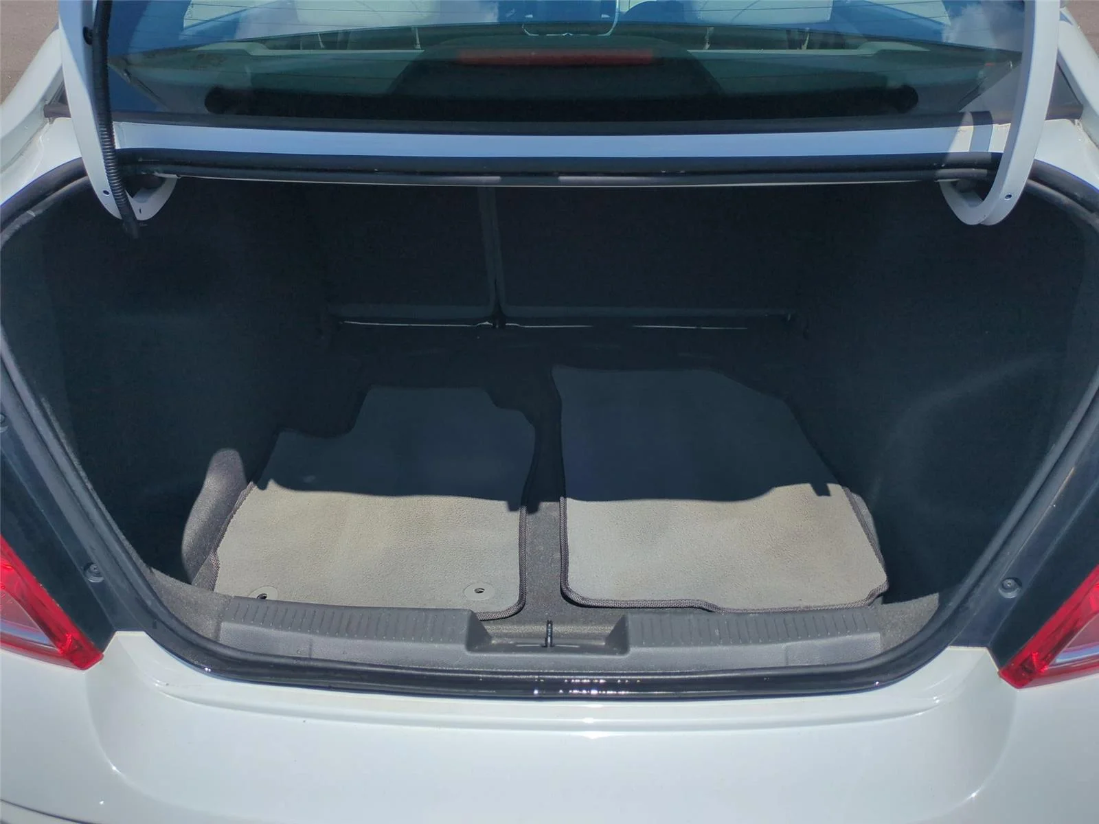 Used 2018  CHEVROLET LT image 32
