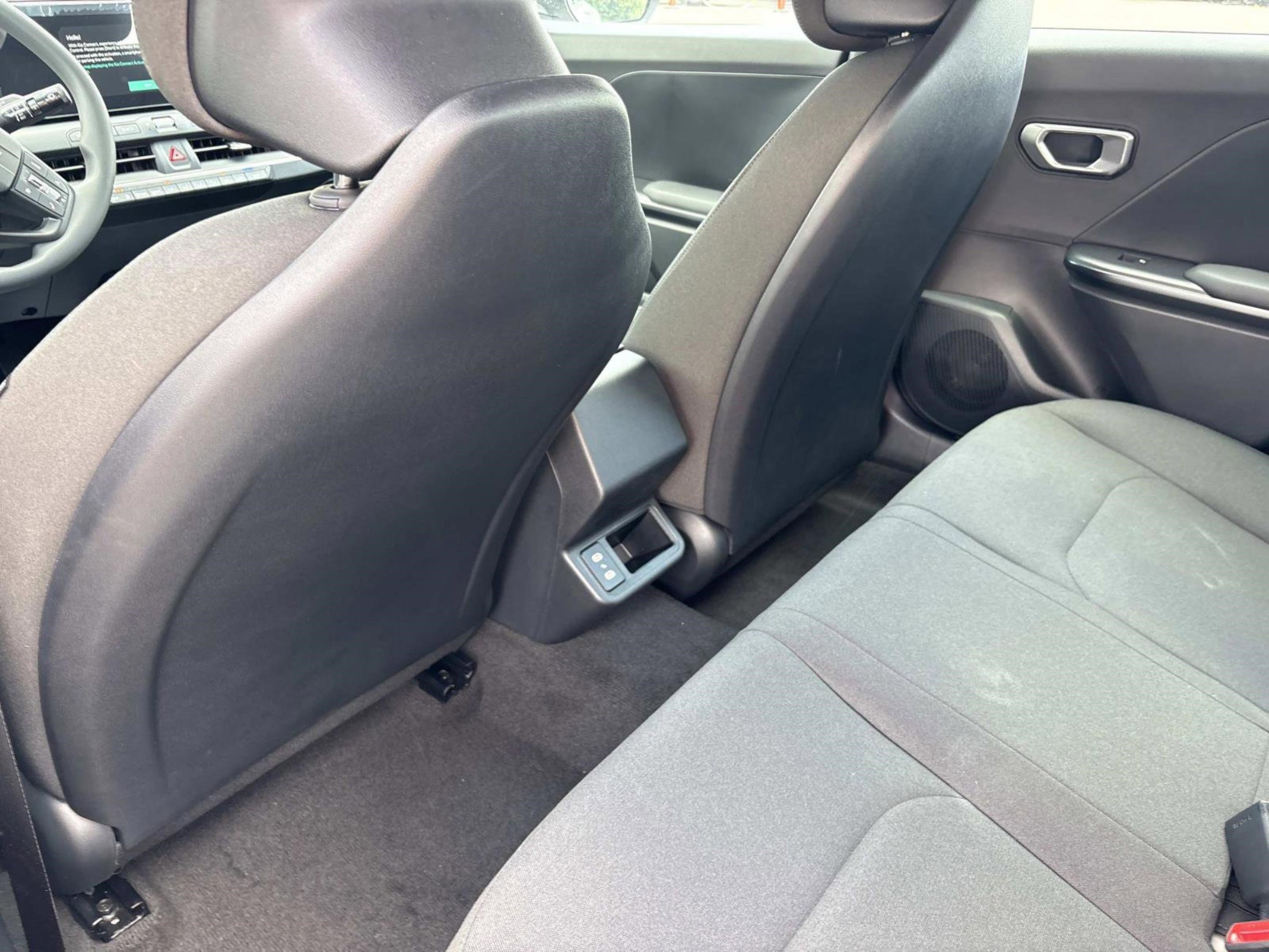 New 2026 Snow White Pearl Kia LX image 12