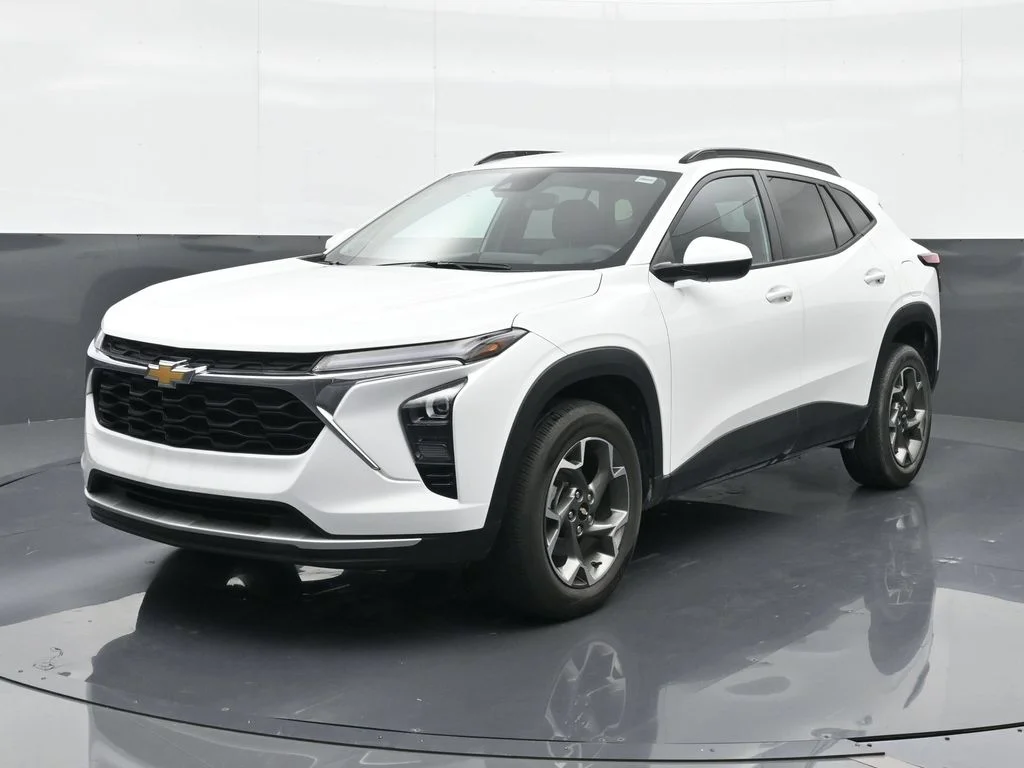 Used 2025 White Chevrolet LT image 1
