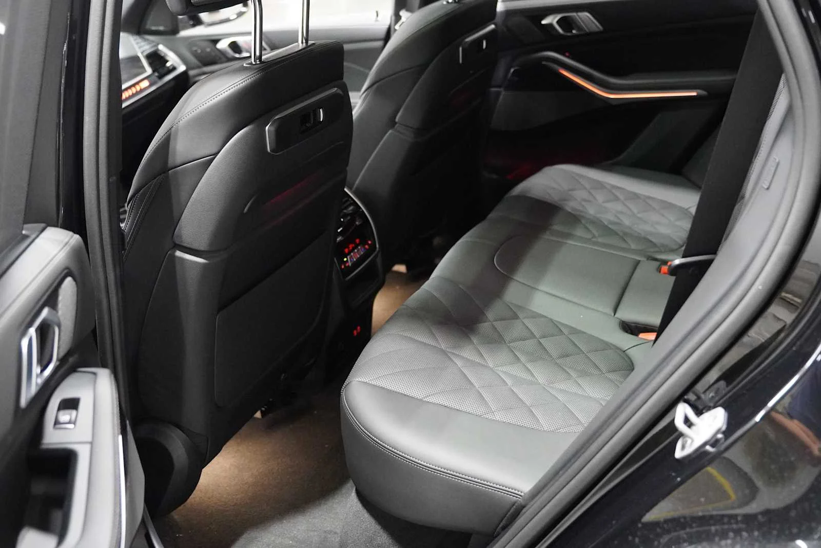 Used 2026 Black Sapphire Metallic BMW xDrive40i image 23
