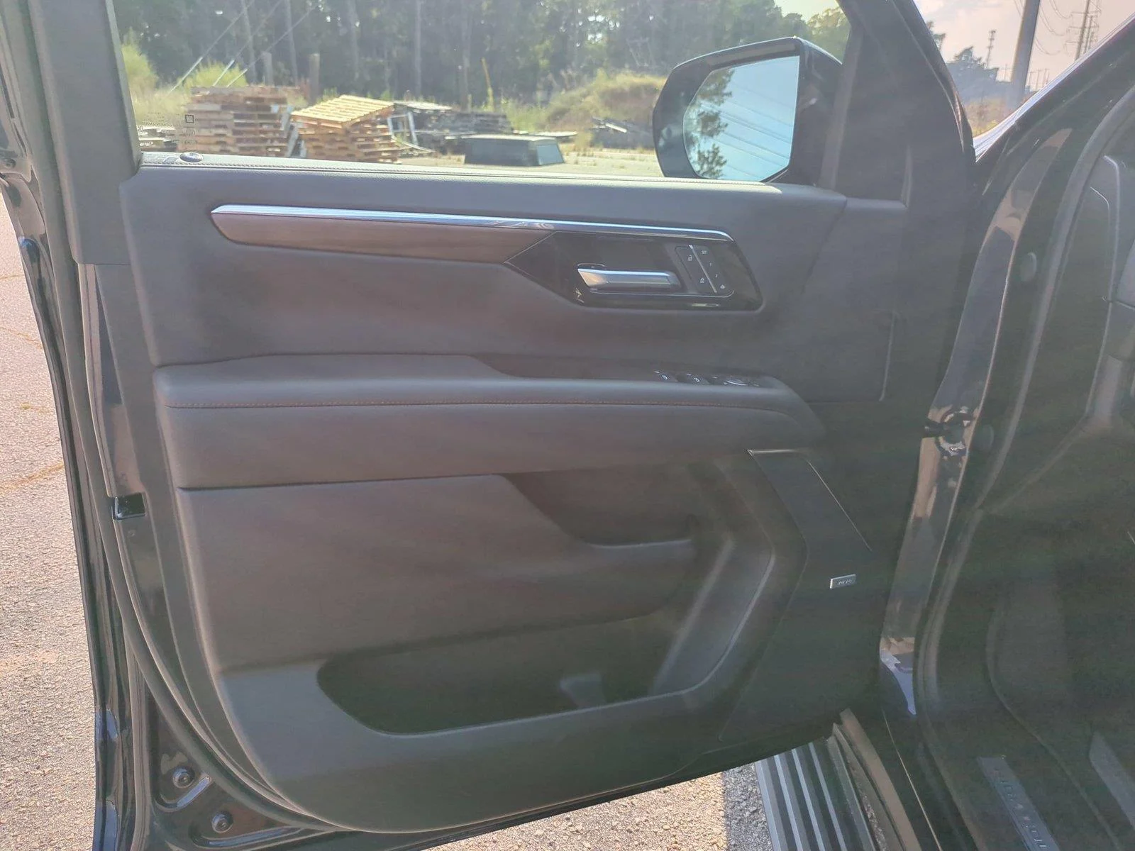 Used 2025 Lakeshore Blue Metallic Chevrolet High Country image 15