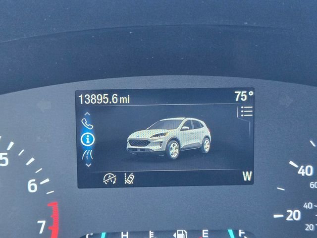 Used 2022 White Ford SE image 18