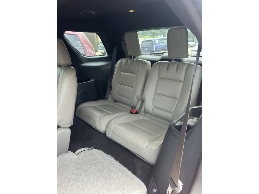 Used 2014 Ruby Red Metallic Tinted Clearcoat Ford XLT image 7