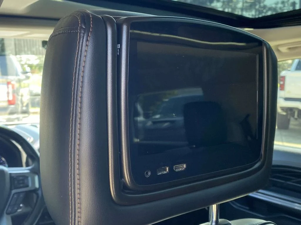 Used 2019 White Ford Platinum image 15