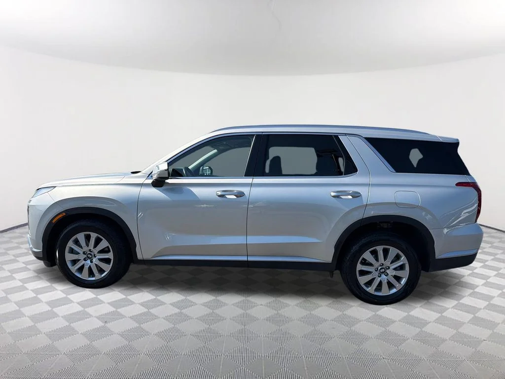 Used 2024 Silver Hyundai SEL image 8