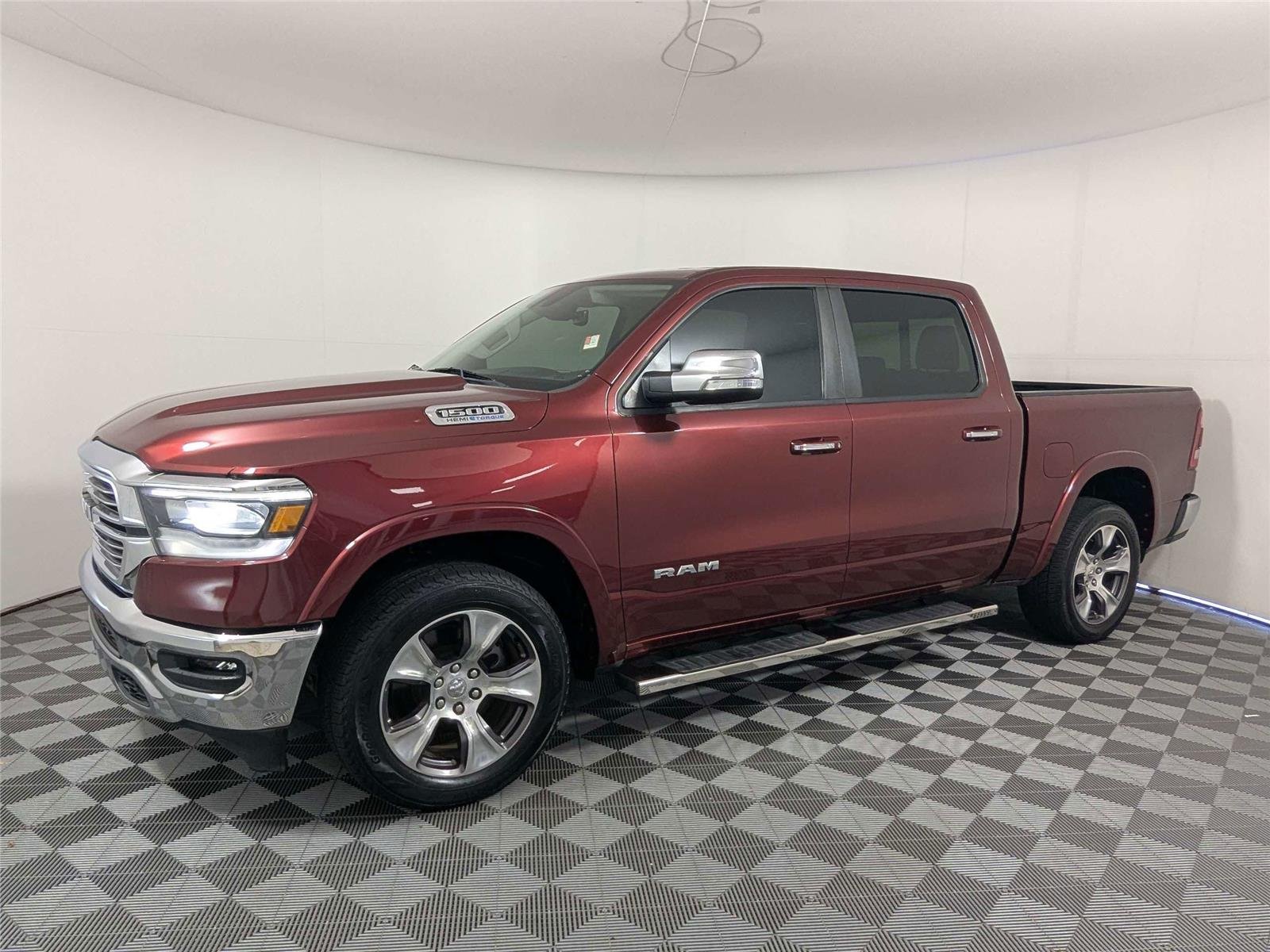 Used 2022 Delmonico Red Pearlcoat Ram Laramie image 2