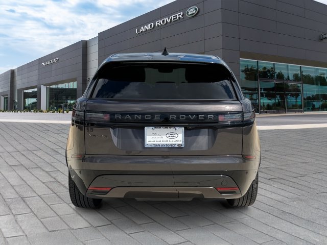 Used 2026 Gray Land Rover Dynamic SE image 4