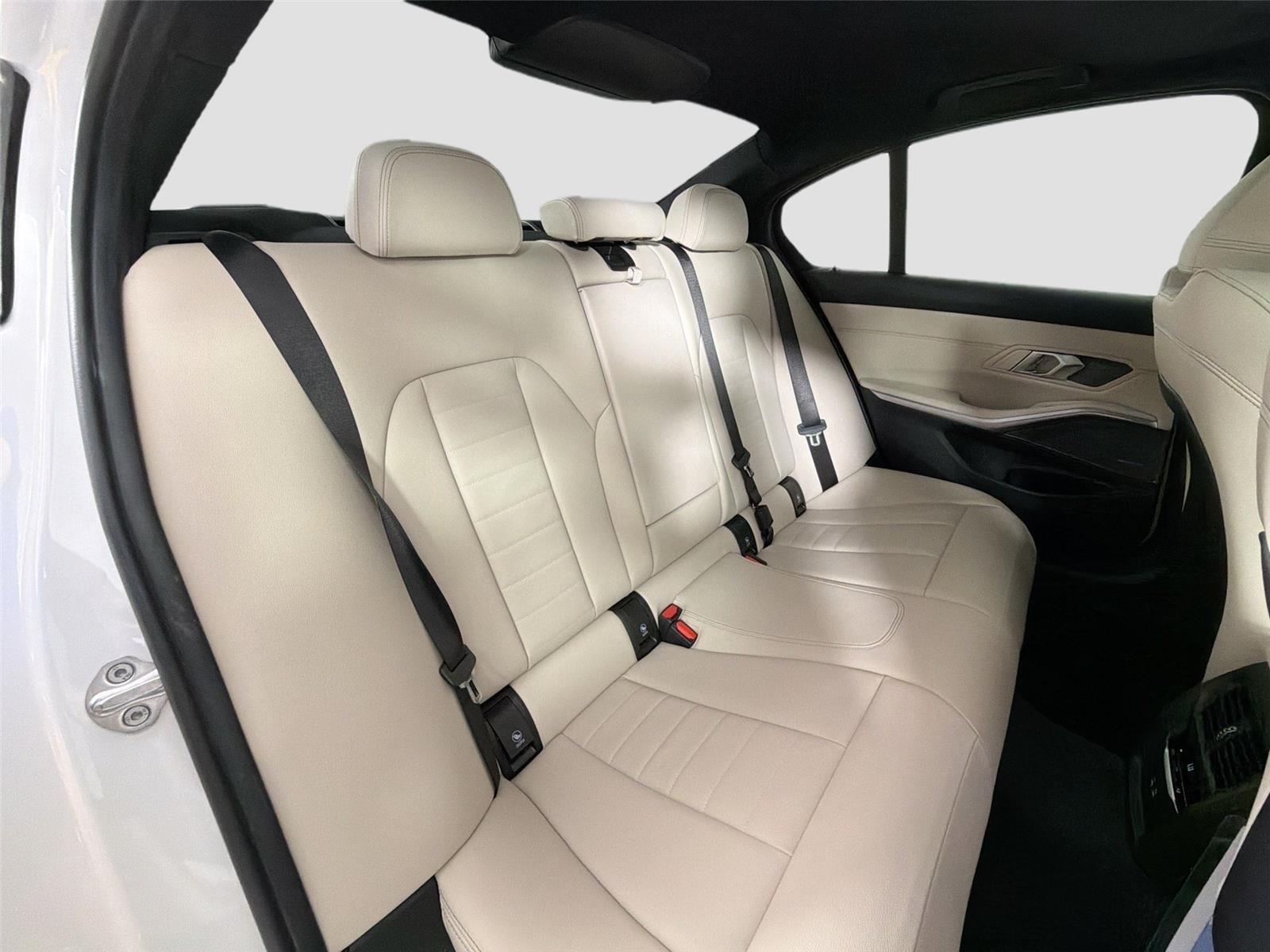 Used 2026 Mineral White Metallic BMW 330i NA image 27