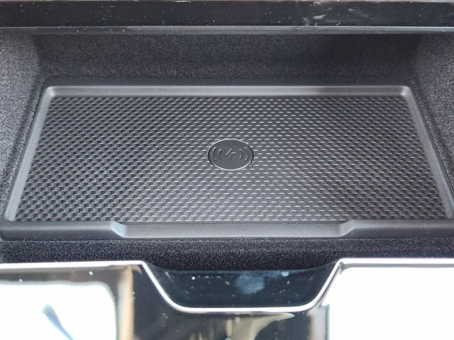 New 2026 Fuji White Land Rover SE image 13