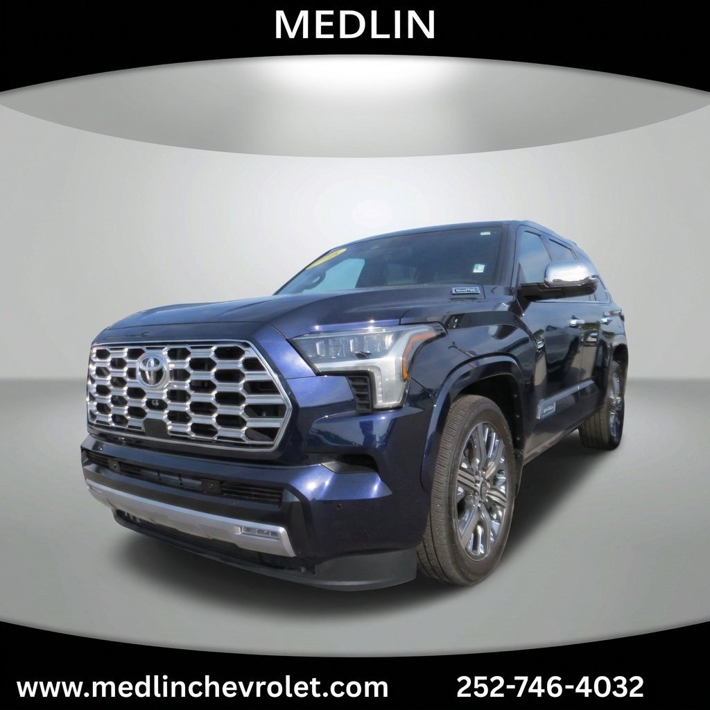 Used 2025  Toyota SR5 image 3