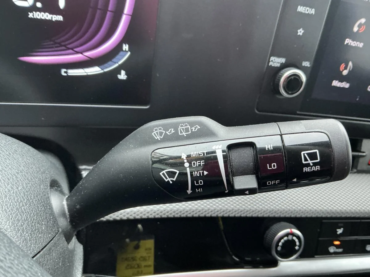 Used 2023  Kia LX image 26