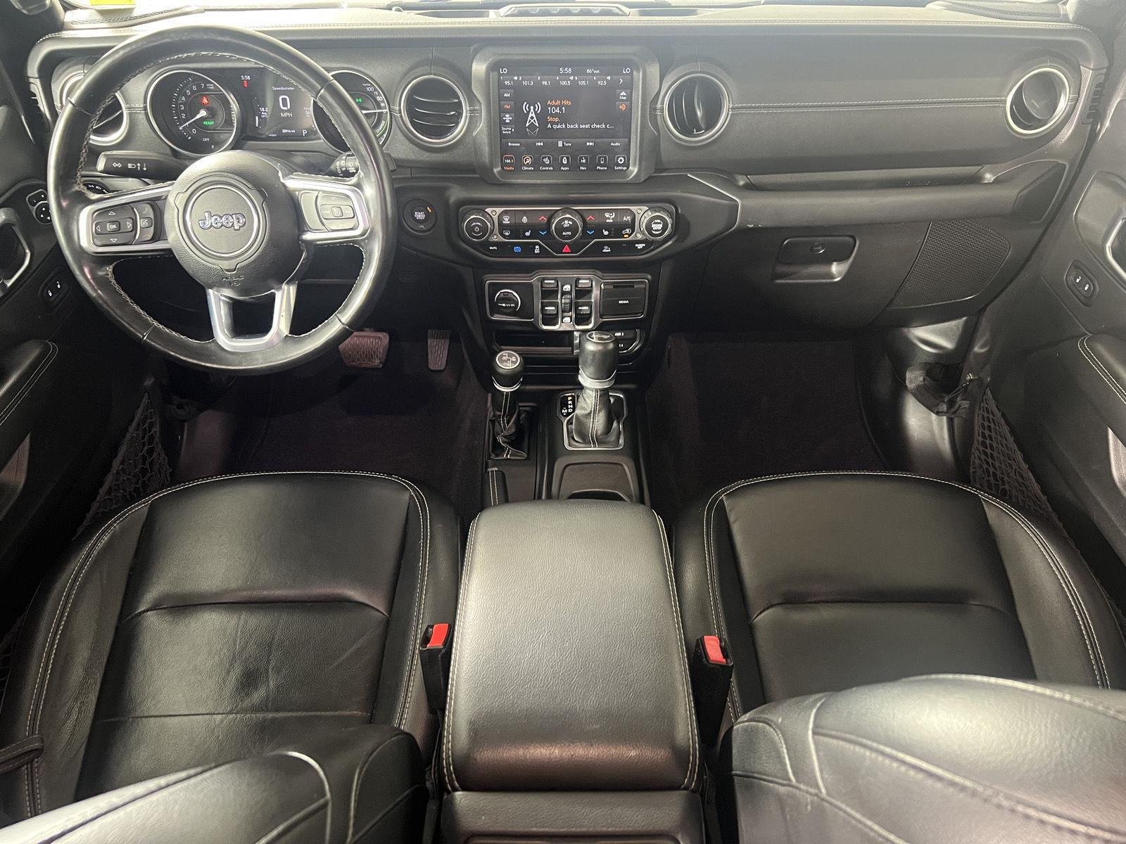 Used 2021 Granite Crystal Metallic Clearcoat Jeep Unlimited Sahara image 11