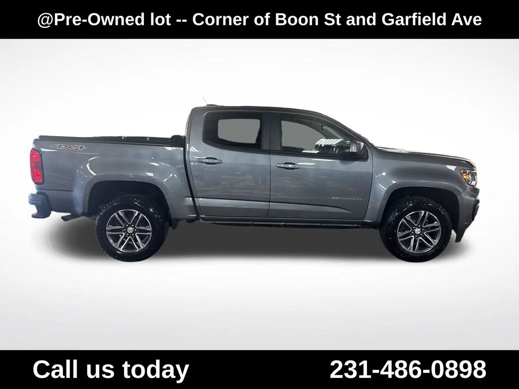 Used 2021 Gray Chevrolet LT image 6