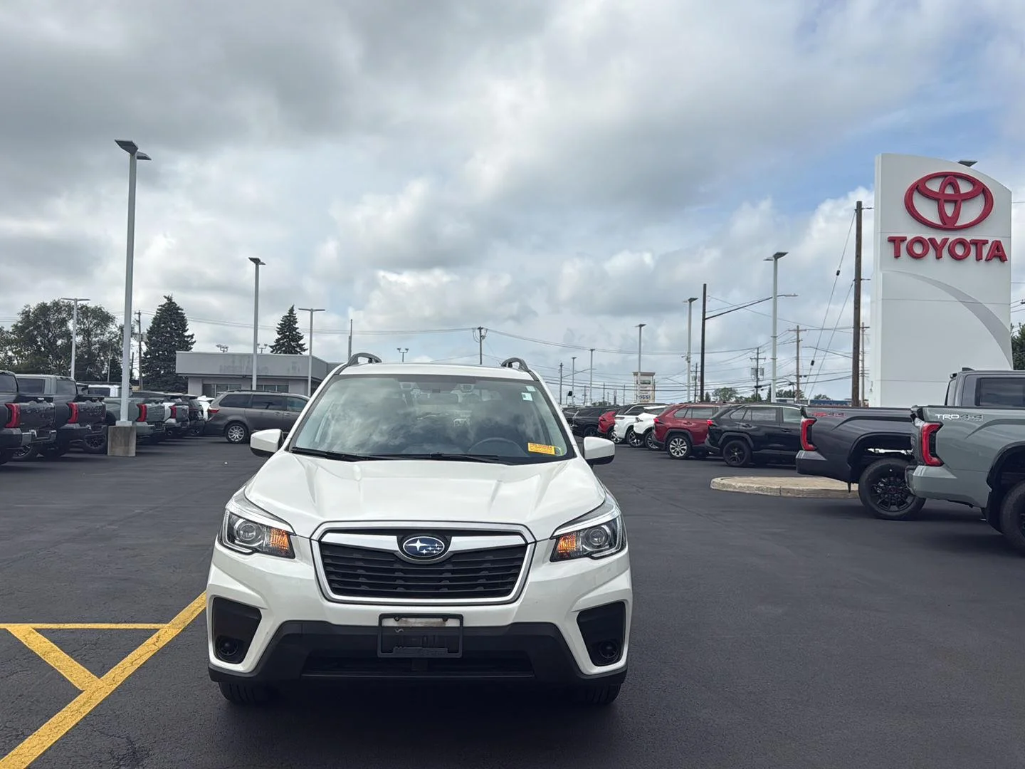 Used 2020 Crystal White Pearl Subaru Premium image 2