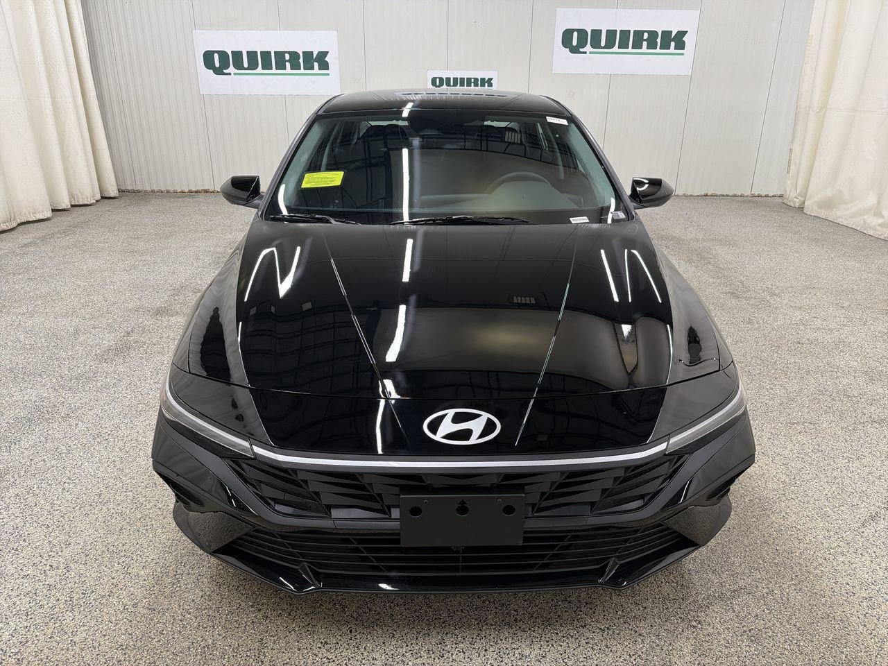 New 2026 Abyss Black Hyundai SE image 2