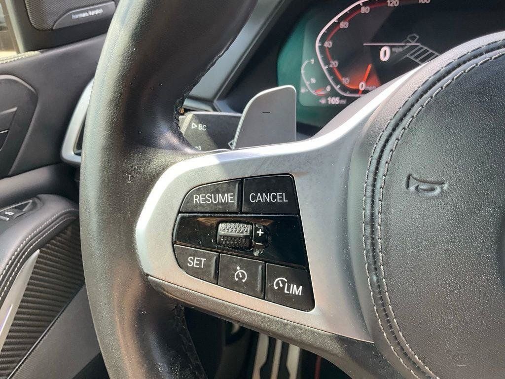 Used 2022 Black BMW xDrive40i image 4