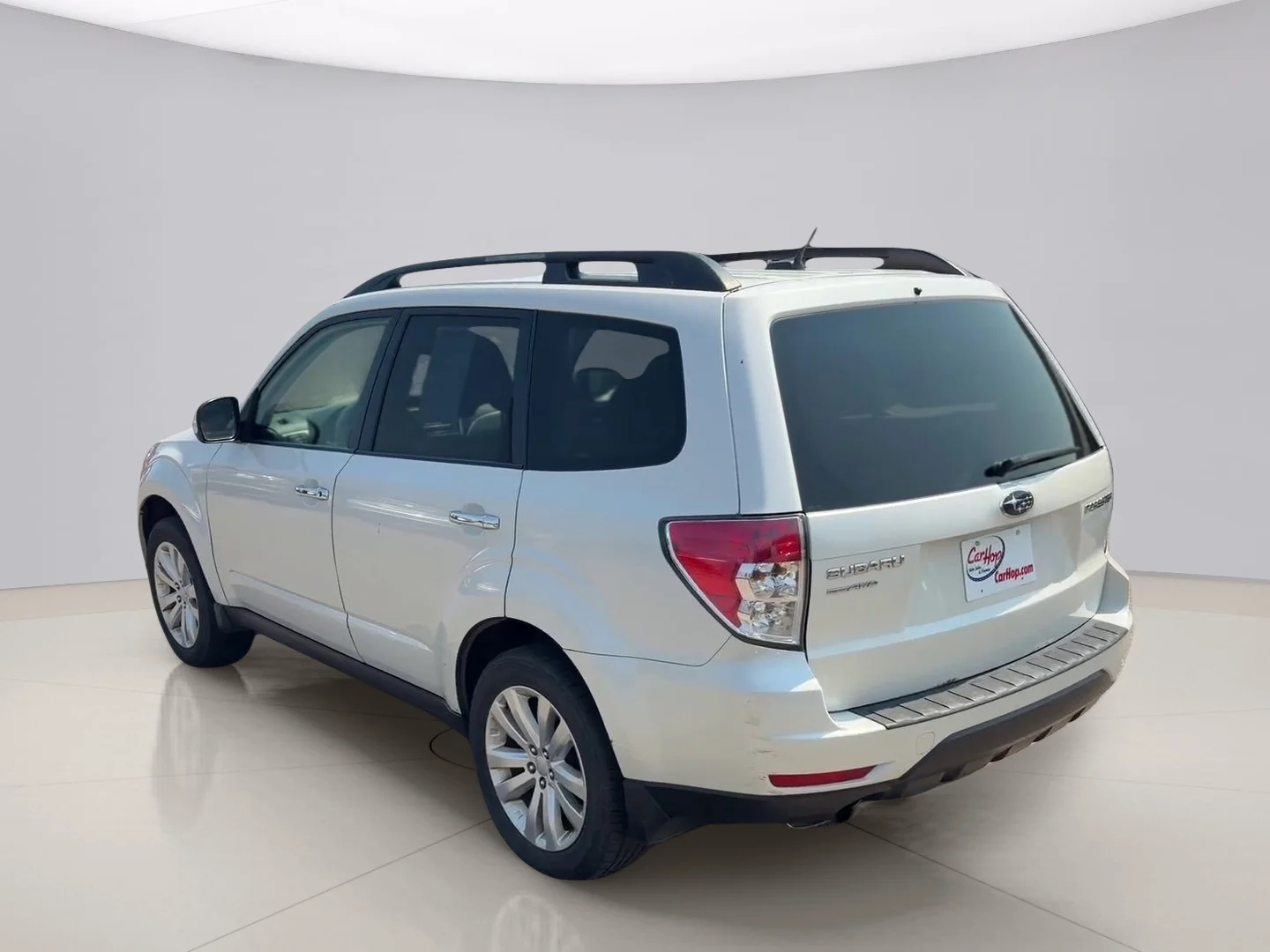 Used 2011 Blue Subaru  image 3