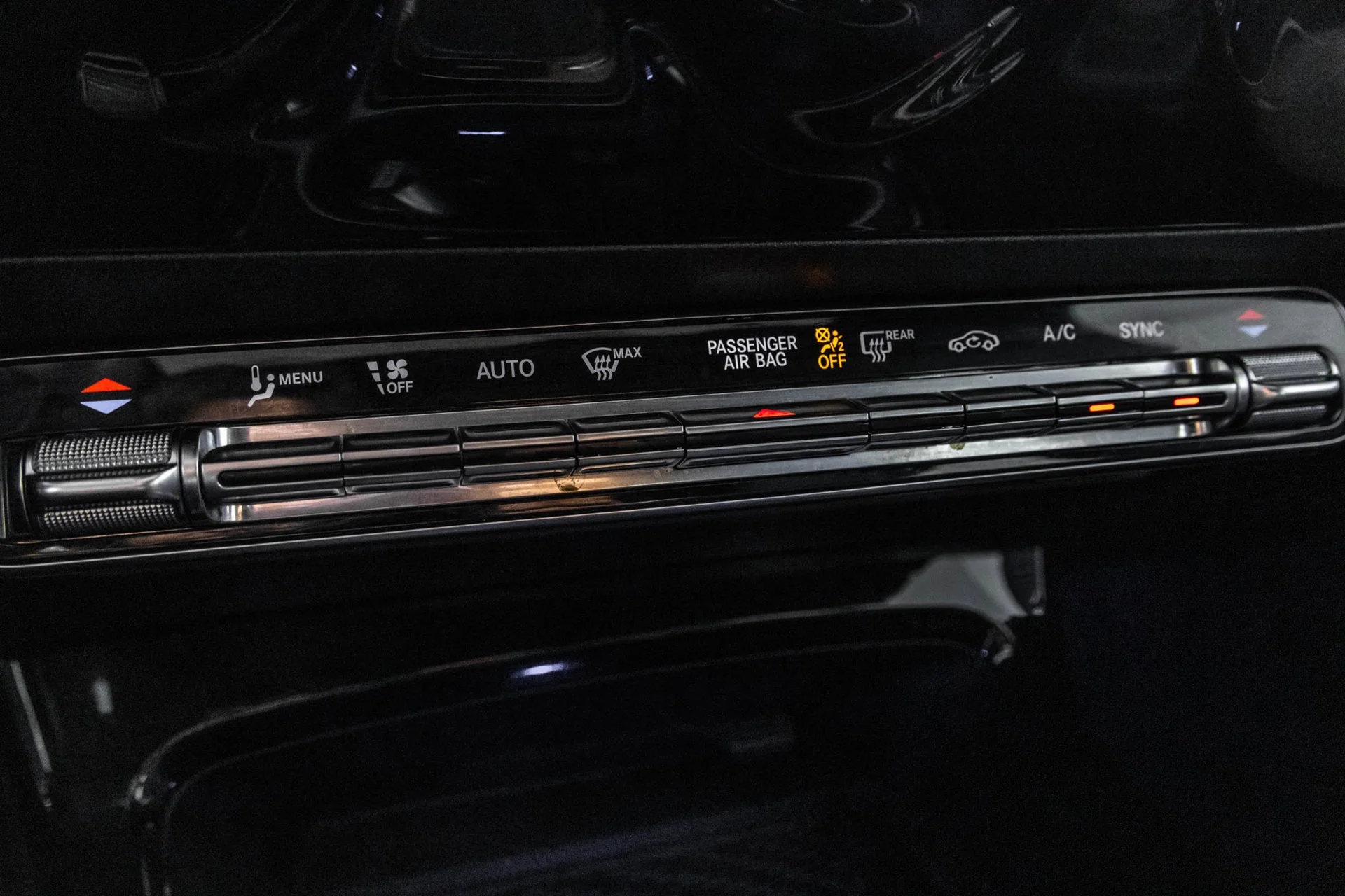 Used 2025 Black Mercedes-Benz 4MATIC® image 29
