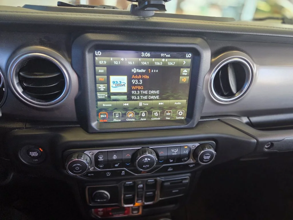 Used 2020 Punkn Metallic Clearcoat Jeep Rubicon image 37