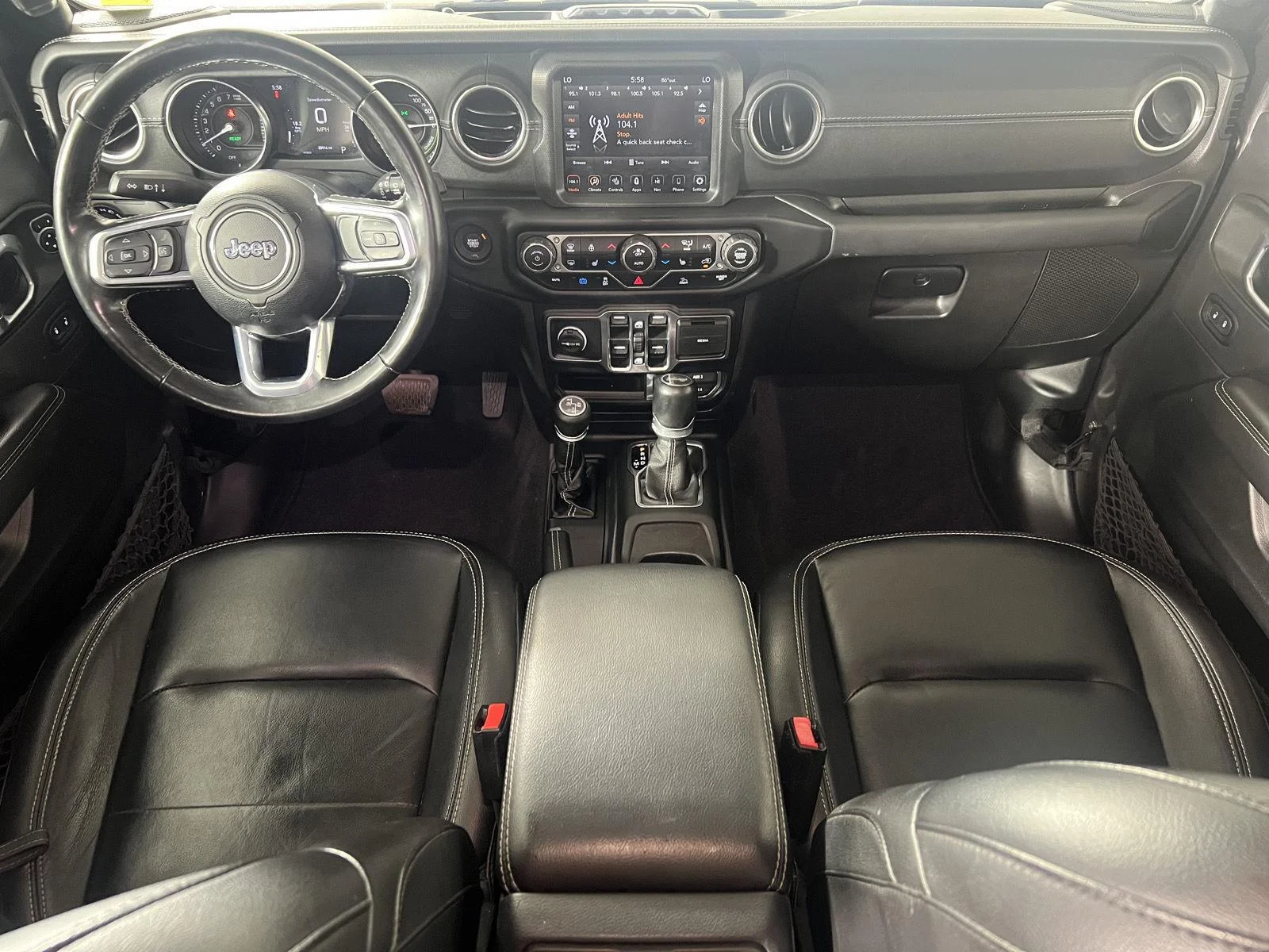 Used 2021 Granite Crystal Metallic Clearcoat Jeep Unlimited Sahara image 11