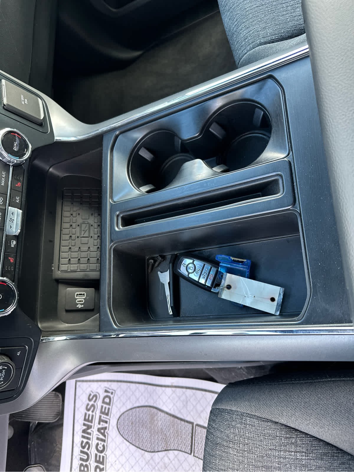 2025 Ford F-150 XLT - Photo 14