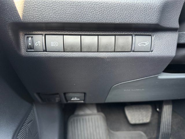 Certified Used 2023 Pearl Toyota XLE image 25