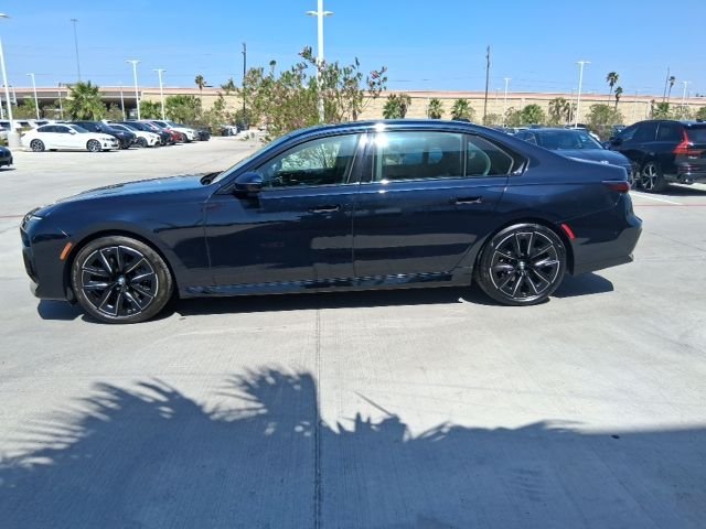 Used 2023 Black BMW 740i image 3