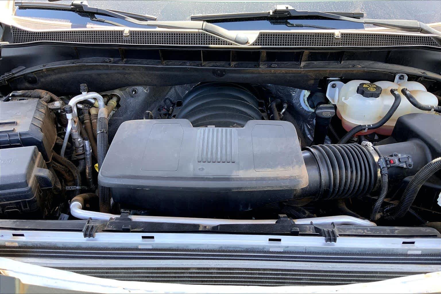 Used 2024 Summit White Chevrolet LT image 32