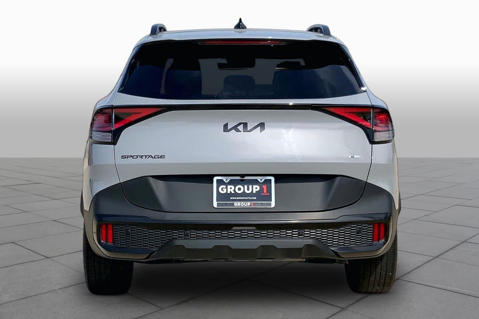 Used 2025 Wolf Gray Kia X-Line image 4